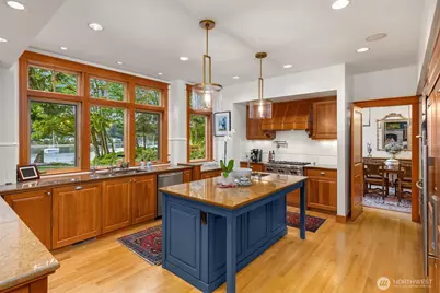 10374 Country Club Road, Bainbridge Island, WA 98110 - Photo 9