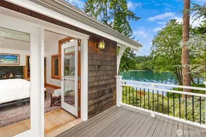 10374 Country Club Road, Bainbridge Island, WA 98110 - Photo 27
