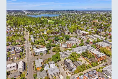 4464 Midvale Avenue N, Seattle, WA 98103 - Photo 35