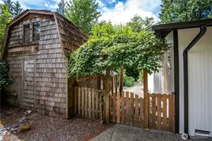 18104 76th Ave W, Edmonds, WA 98026 - Photo 25