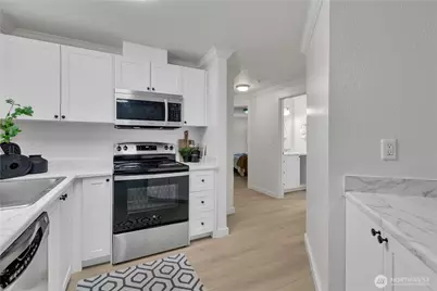 23410 18th Avenue S #J102, Des Moines, WA 98198 - Photo 9