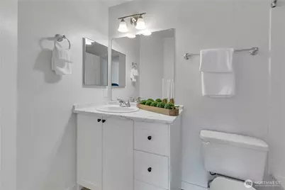 23410 18th Avenue S #J102, Des Moines, WA 98198 - Photo 17