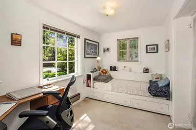 8255 30th Avenue NE, Seattle, WA 98115 - Photo 11