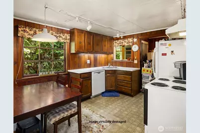 8255 30th Avenue NE, Seattle, WA 98115 - Photo 13