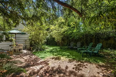 8255 30th Avenue NE, Seattle, WA 98115 - Photo 25