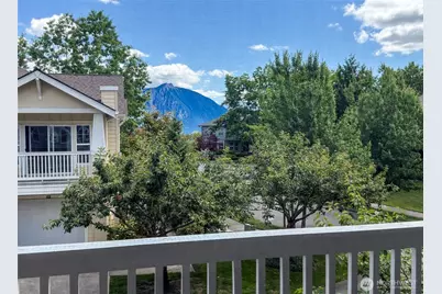 7705 Fairway Avenue SE #204, Snoqualmie, WA 98065 - Photo 3