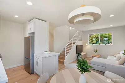 8043 19th Avenue NE, Seattle, WA 98115 - Photo 5
