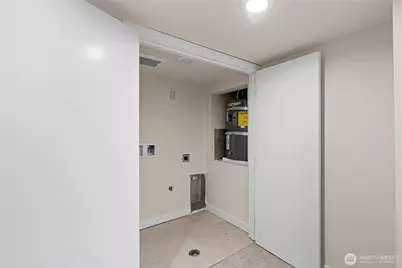 8045 19th Avenue NE, Seattle, WA 98115 - Photo 19