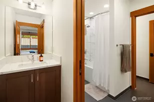 14625 SE 14th St, Bellevue, WA 98007 - Photo 19