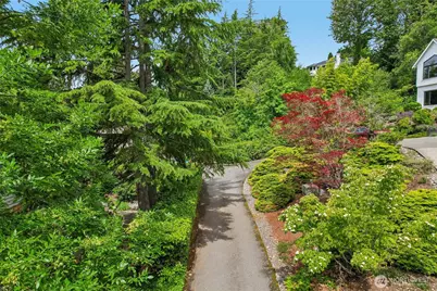8114 W Mercer Way, Mercer Island, WA 98040 - Photo 13