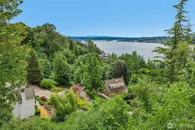 8114 W Mercer Way, Mercer Island, WA 98040 - Photo 11