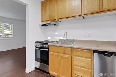 417 23rd Avenue #2, Seattle, WA 98122 - Photo 9