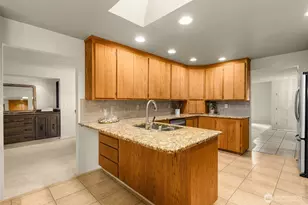 10763 NE 139th St, Kirkland, WA 98034 - Photo 15