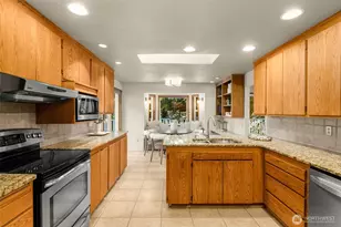10763 NE 139th St, Kirkland, WA 98034 - Photo 17