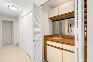 150 NE 95th St, Seattle, WA 98115 - Photo 9