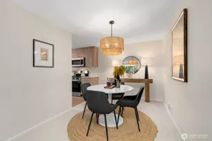 150 NE 95th St, Seattle, WA 98115 - Photo 15