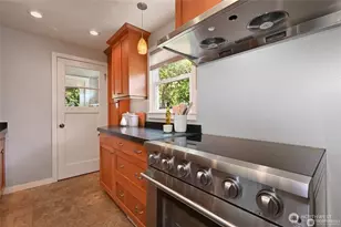 2607 31st Ave W, Seattle, WA 98199 - Photo 11