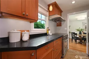 2607 31st Ave W, Seattle, WA 98199 - Photo 13