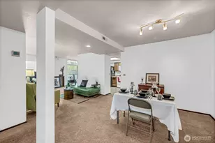 11300 1st Ave NE, Seattle, WA 98125 - Photo 17