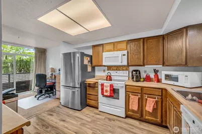 11300 1st Avenue NE #115, Seattle, WA 98125 - Photo 23