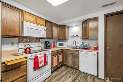 11300 1st Avenue NE #115, Seattle, WA 98125 - Photo 27