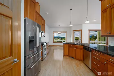 1810 Island View Place, Anacortes, WA 98221 - Photo 3