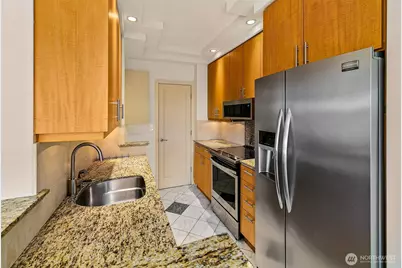 2821 2nd Avenue #1005, Seattle, WA 98121 - Photo 7