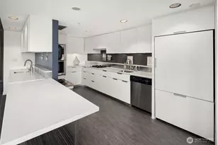 501 Roy St, Seattle, WA 98109 - Photo 25