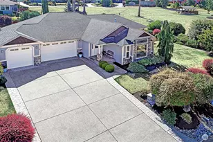 1030 Kingswood Dr, Camano Island, WA 98282 - Photo 1