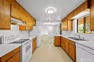 301 SW 108th St, Everett, WA 98204 - Photo 11