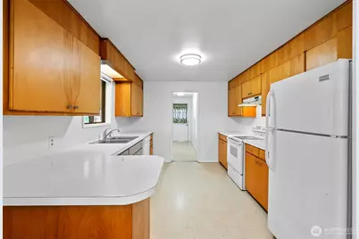 301 SW 108th Street, Everett, WA 98204 - Photo 9