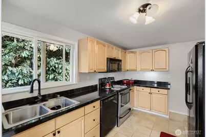 722 S 31st Avenue, Seattle, WA 98144 - Photo 11