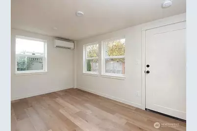 706 N 78th Street, Seattle, WA 98103 - Photo 29