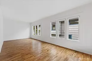 706 N 78th St, Seattle, WA 98103 - Photo 9