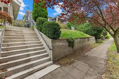 706 N 78th Street, Seattle, WA 98103 - Photo 27