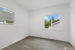 706 N 78th St, Seattle, WA 98103 - Photo 17