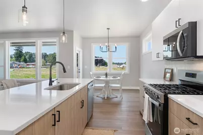 400 W 3rd Street #B, Everson, WA 98247 - Photo 17
