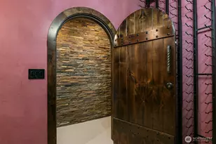 10910 NE 18th Pl, Bellevue, WA 98004 - Photo 25