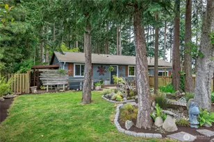 1013 Carl Ave, Oak Harbor, WA 98277 - Photo 1
