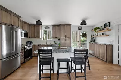 1013 Carl Avenue, Oak Harbor, WA 98277 - Photo 13