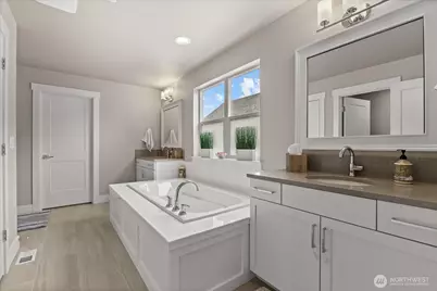 8815 NE 204th Street, Bothell, WA 98011 - Photo 21