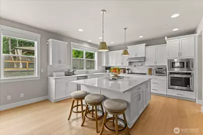 8815 NE 204th Street, Bothell, WA 98011 - Photo 9
