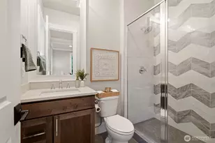 11056 SE 30th St, Bellevue, WA 98004 - Photo 19