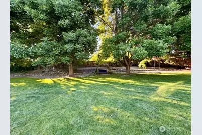 2453 Grand Avenue, East Wenatchee, WA 98802 - Photo 25
