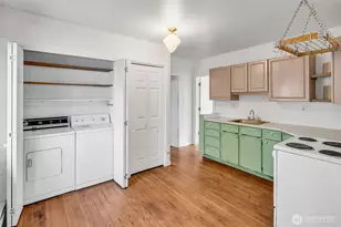 831 NW 52nd St, Seattle, WA 98107 - Photo 11