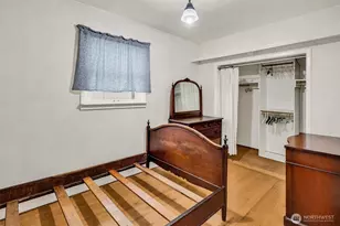 831 NW 52nd St, Seattle, WA 98107 - Photo 17