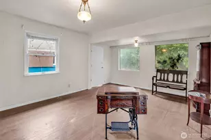 831 NW 52nd St, Seattle, WA 98107 - Photo 9