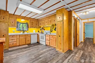 10739 128th Ave SE, Rainier, WA 98576 - Photo 11