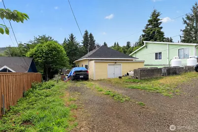 1345 Larch Street, Raymond, WA 98577 - Photo 1