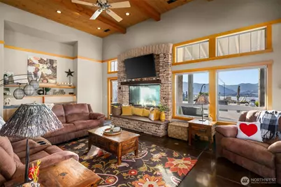 340 Hawks Meadow Road, Chelan, WA 98816 - Photo 13